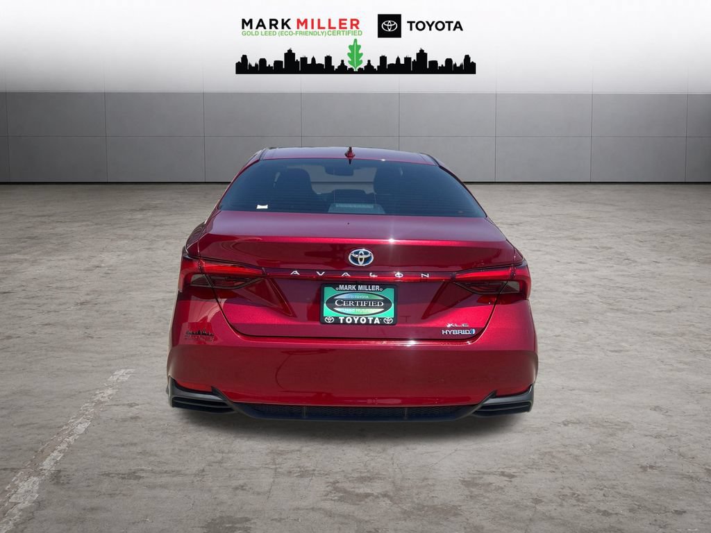 Certified 2021 Toyota Avalon XLE FWD image 4