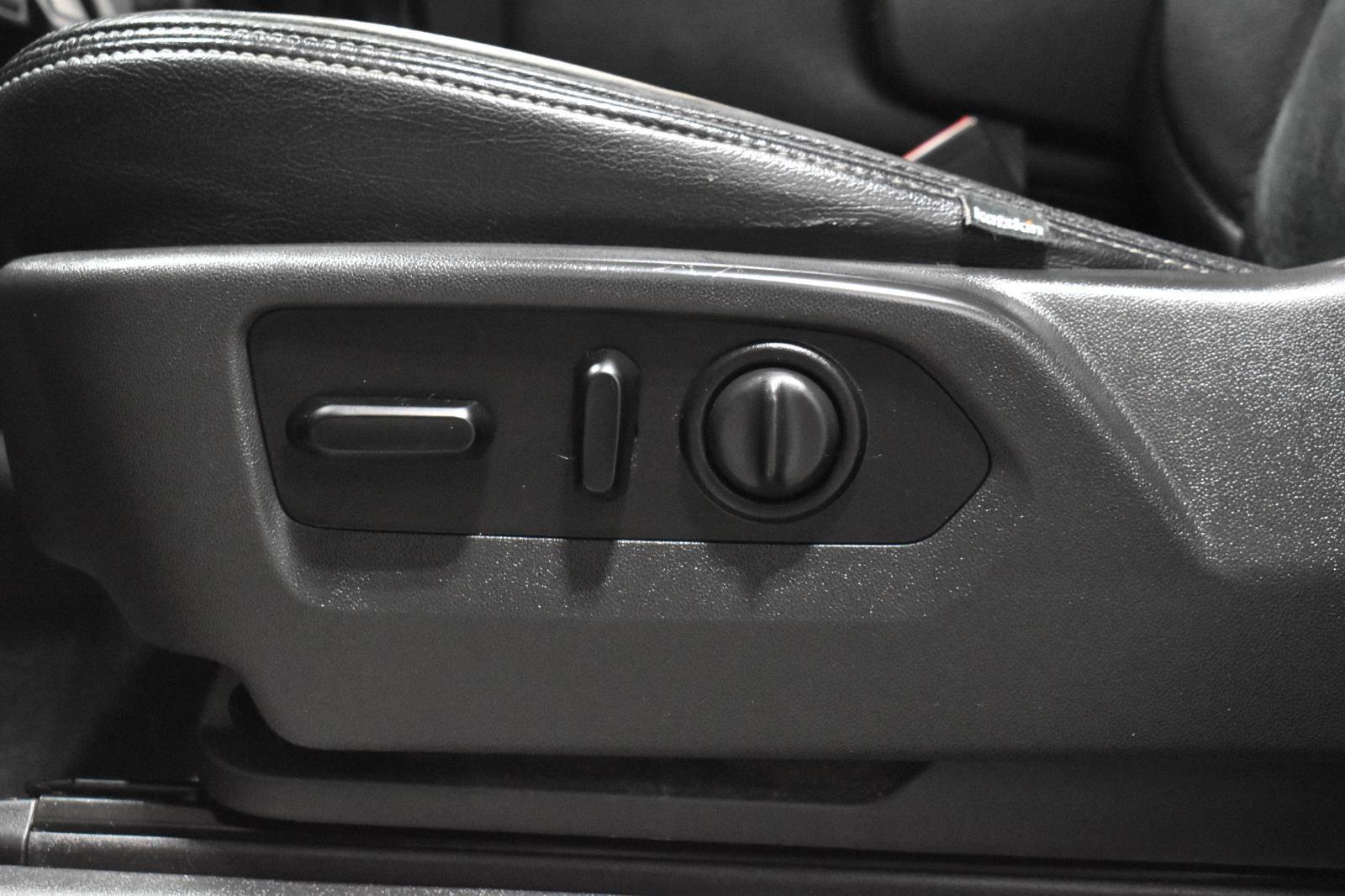 Used 2021 Chevrolet Silverado 1500 LT image 4