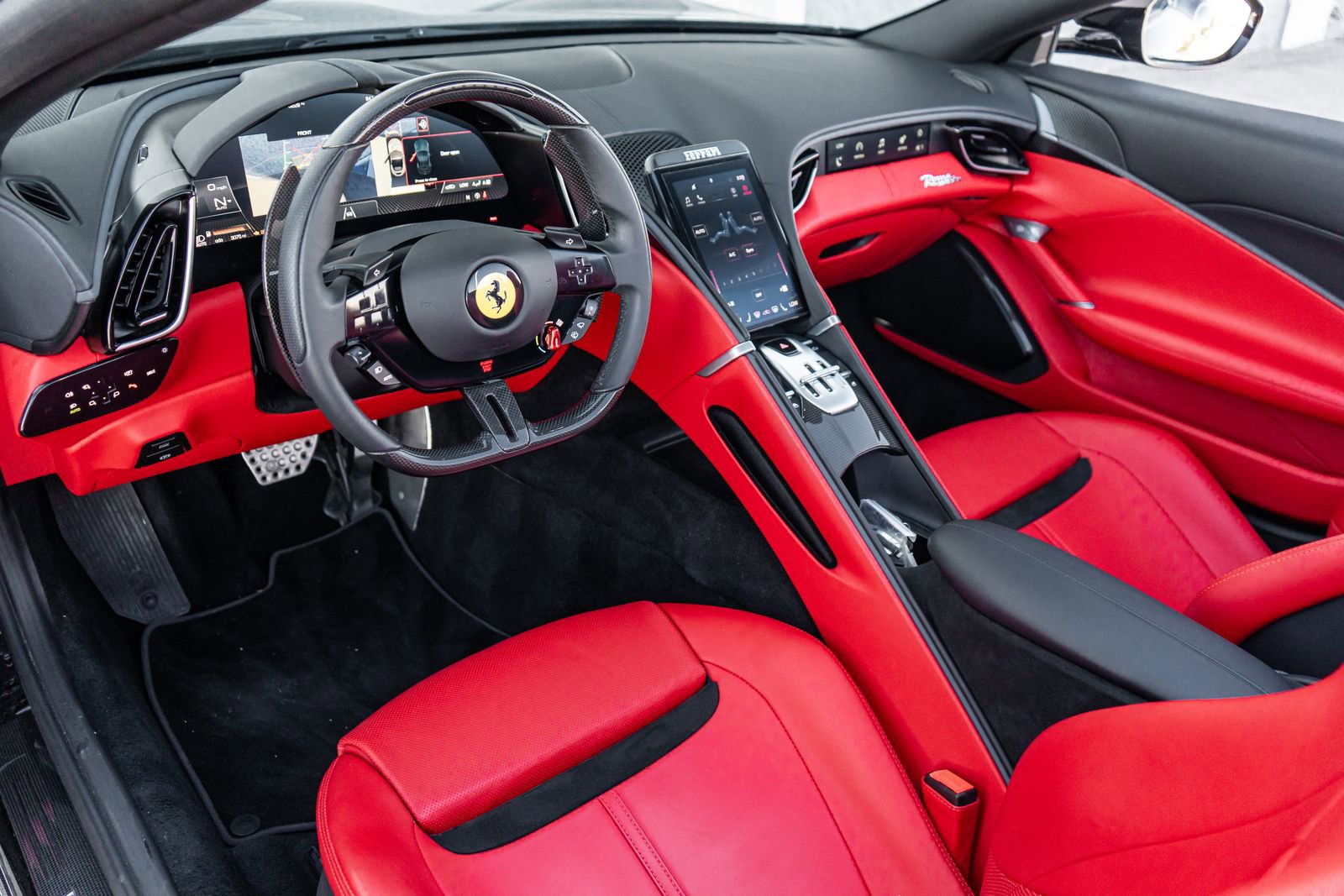 Used 2024 Ferrari Roma Spider image 31