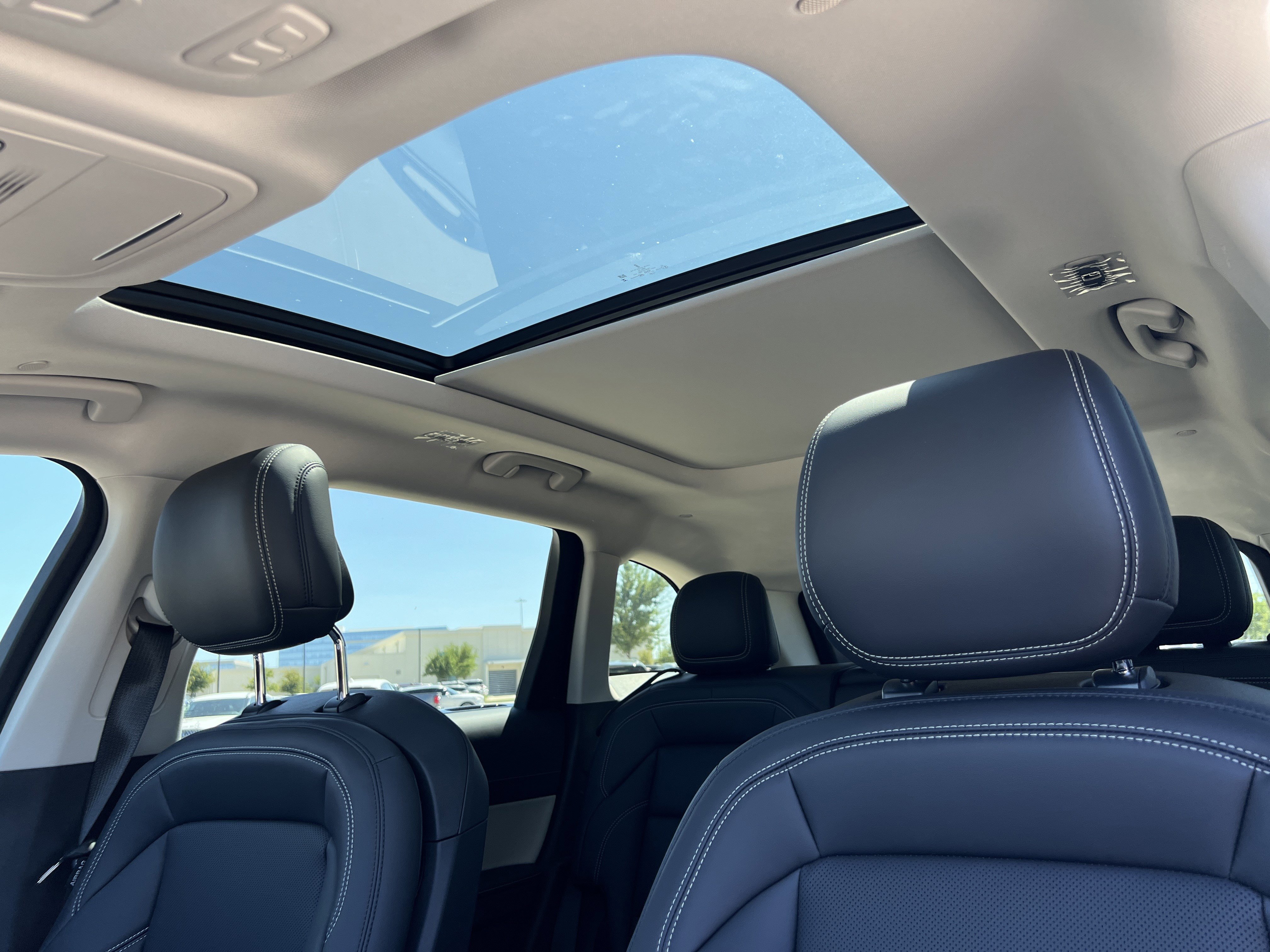 New 2025 Lincoln Nautilus Premier w/ Equipment Group 102A image 36