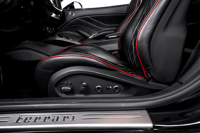 Used 2015 Ferrari California T RWD image 26