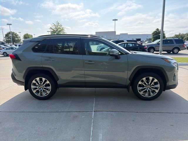Used 2022 Toyota RAV4 XLE Premium FWD image 6