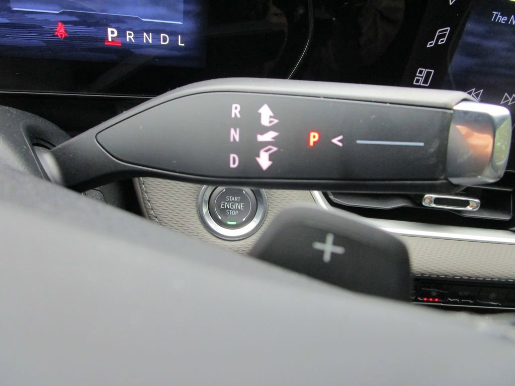 New 2026 Chevrolet Equinox LT w/ Convenience Package II image 30