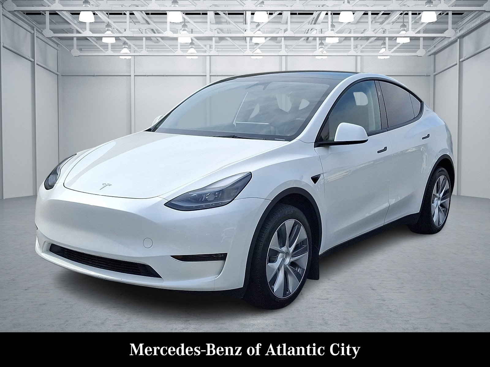 Used 2023 Tesla Model Y Long Range AWD/4WD image 3
