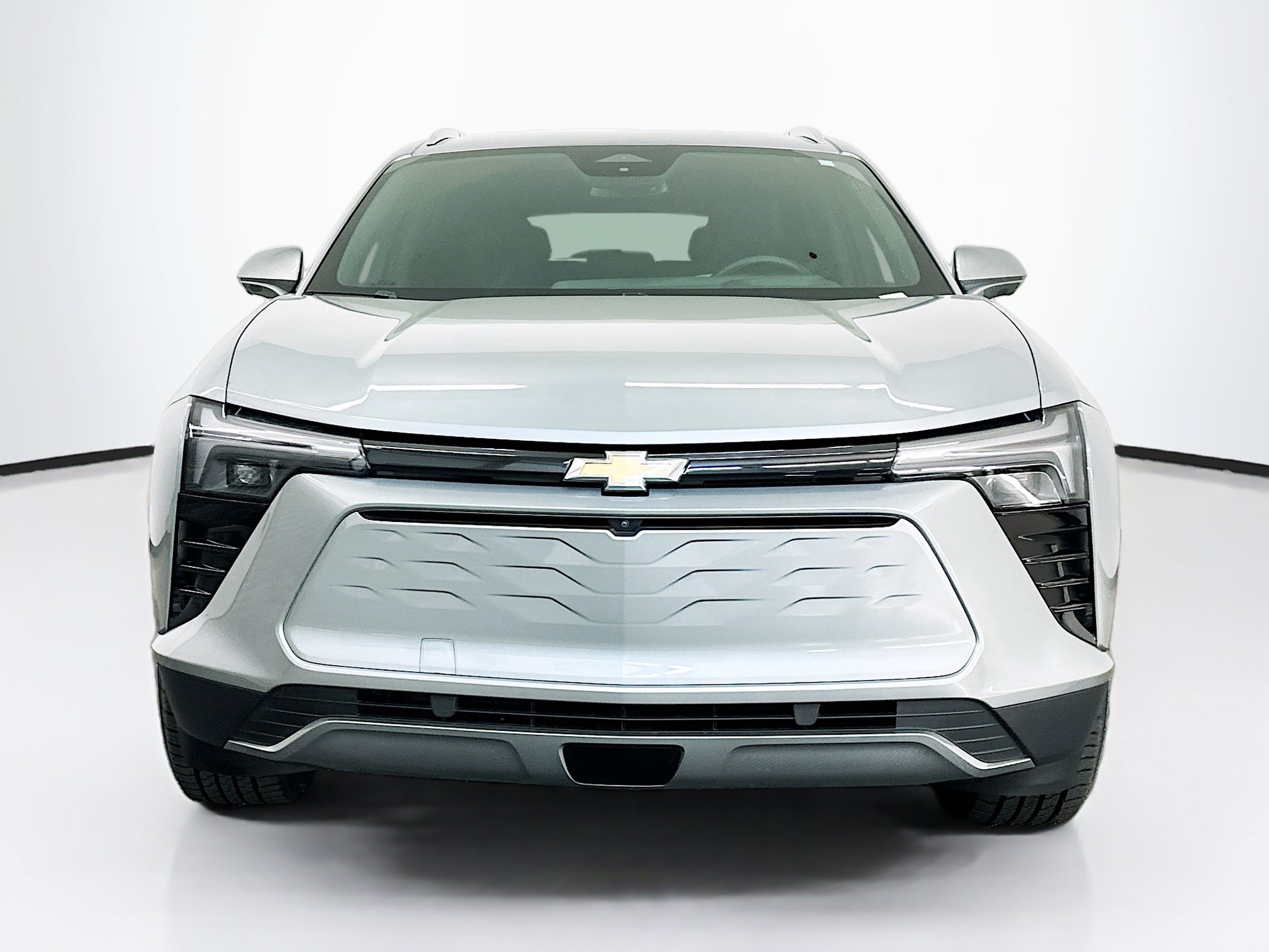 Used 2024 Chevrolet Blazer EV LT AWD/4WD image 2
