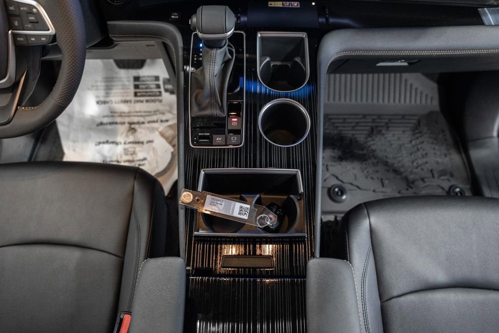 New 2026 Toyota Sienna XLE Woodland Edition image 26