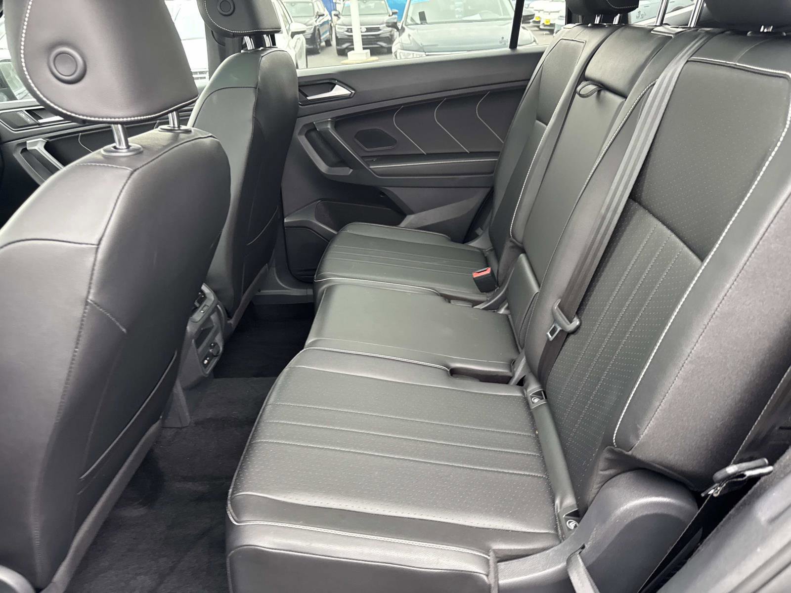 Certified 2023 Volkswagen Tiguan SE R-Line image 11