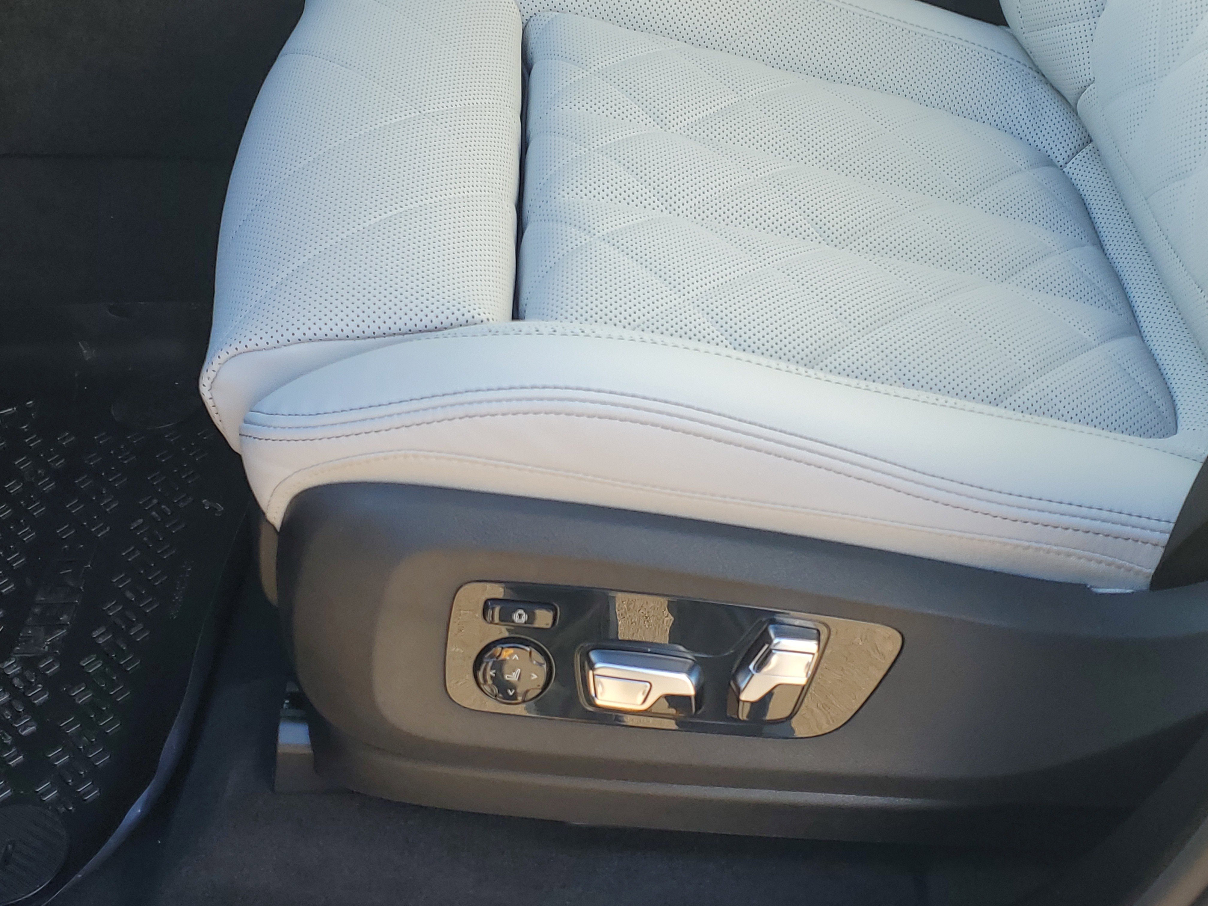 New 2026 BMW X5 xDrive40i w/ M Sport Package image 9