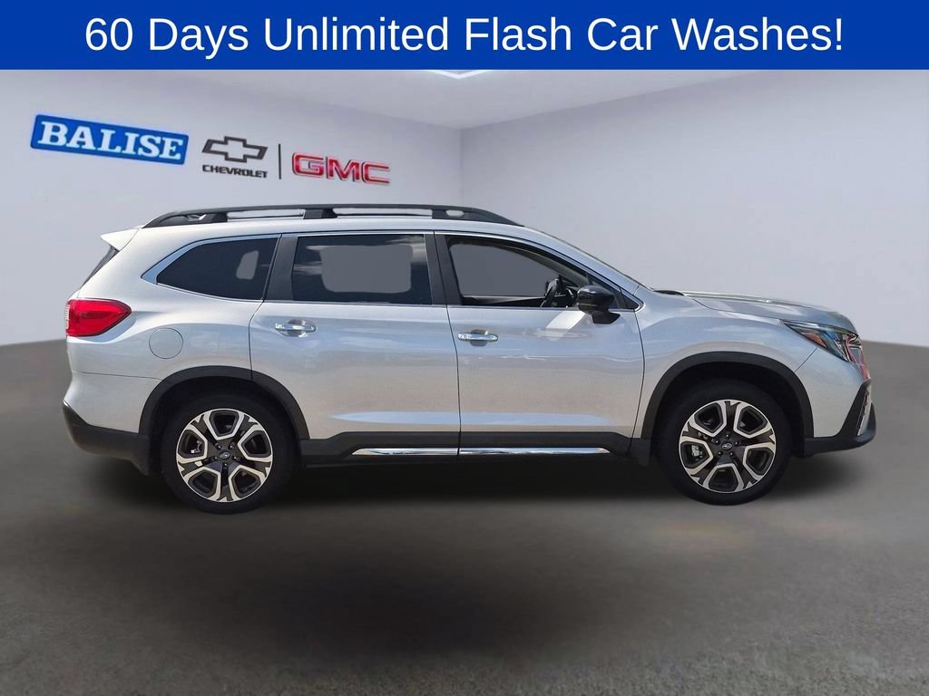 Used 2025 Subaru Ascent Touring AWD/4WD image 2