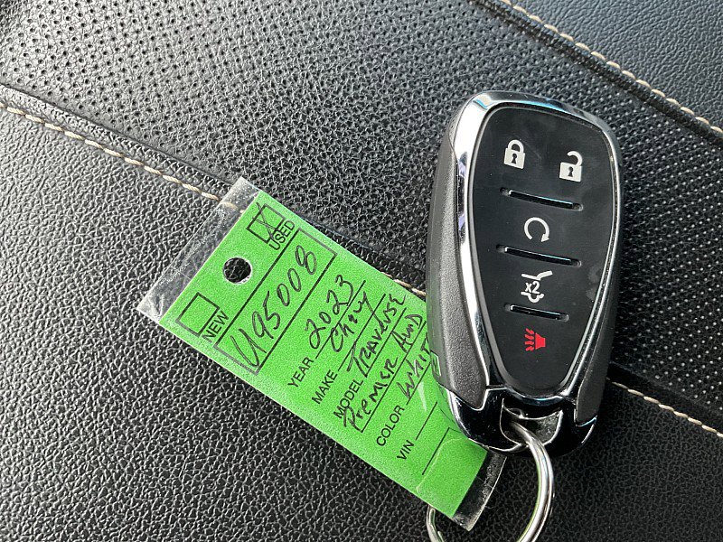 Used 2023 Chevrolet Traverse Premier image 35