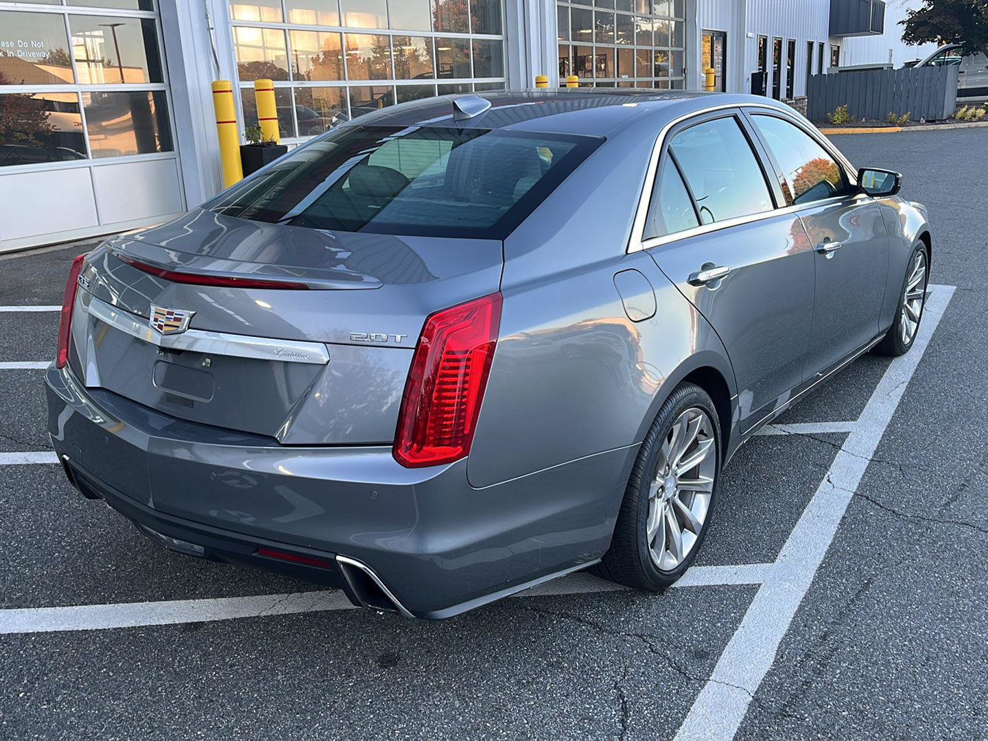 Used 2019 Cadillac CTS Luxury RWD image 3