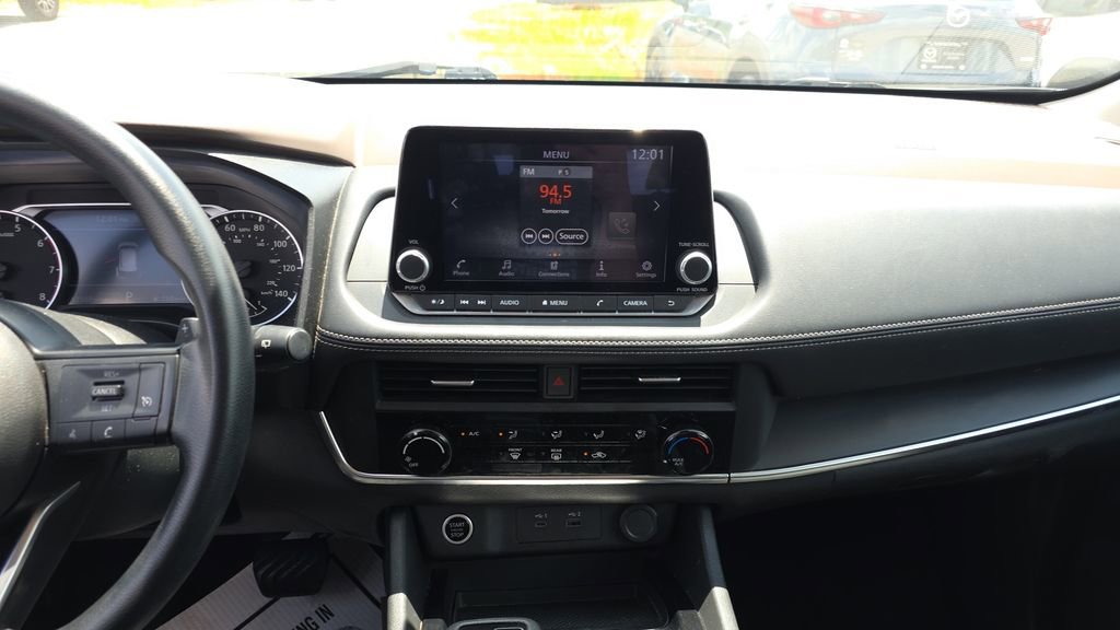 Used 2023 Nissan Rogue S FWD image 25