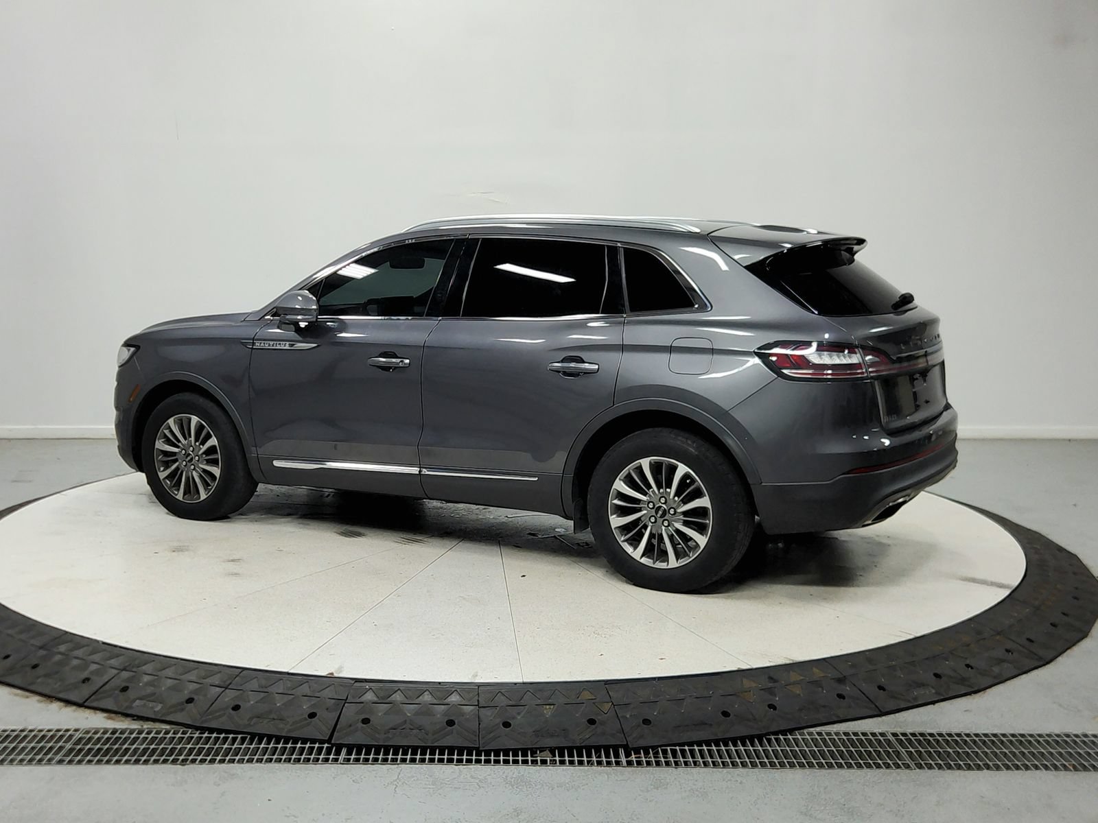 Used 2021 Lincoln Nautilus Reserve FWD image 6