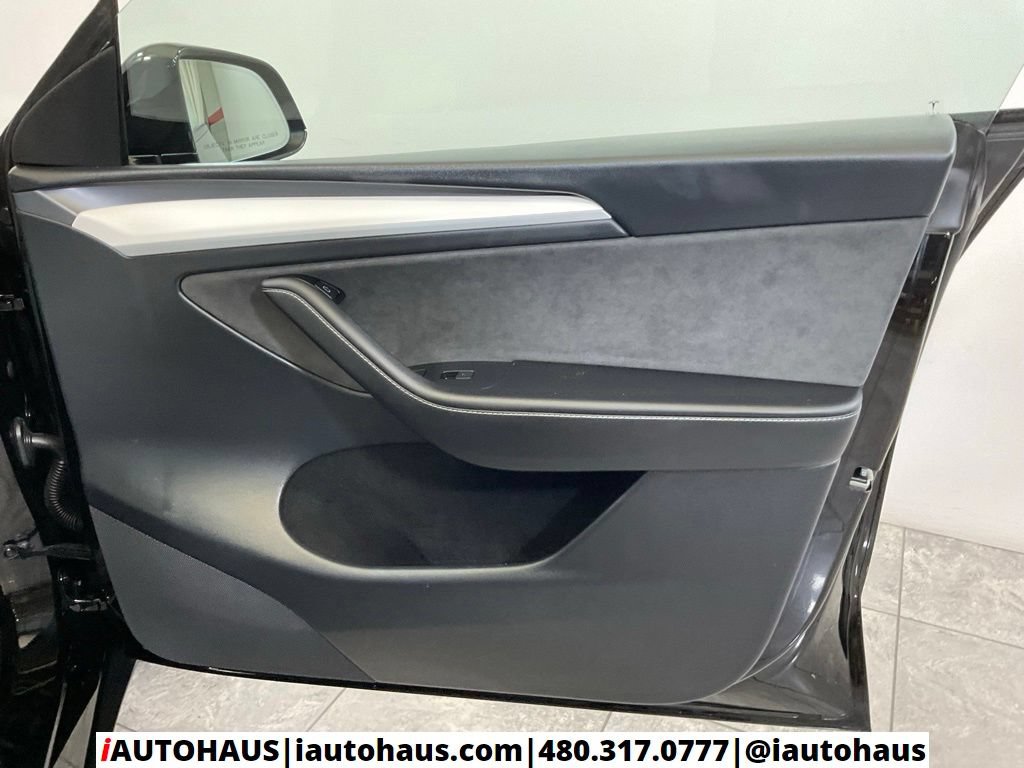 Used 2024 Tesla Model Y Long Range AWD/4WD image 40