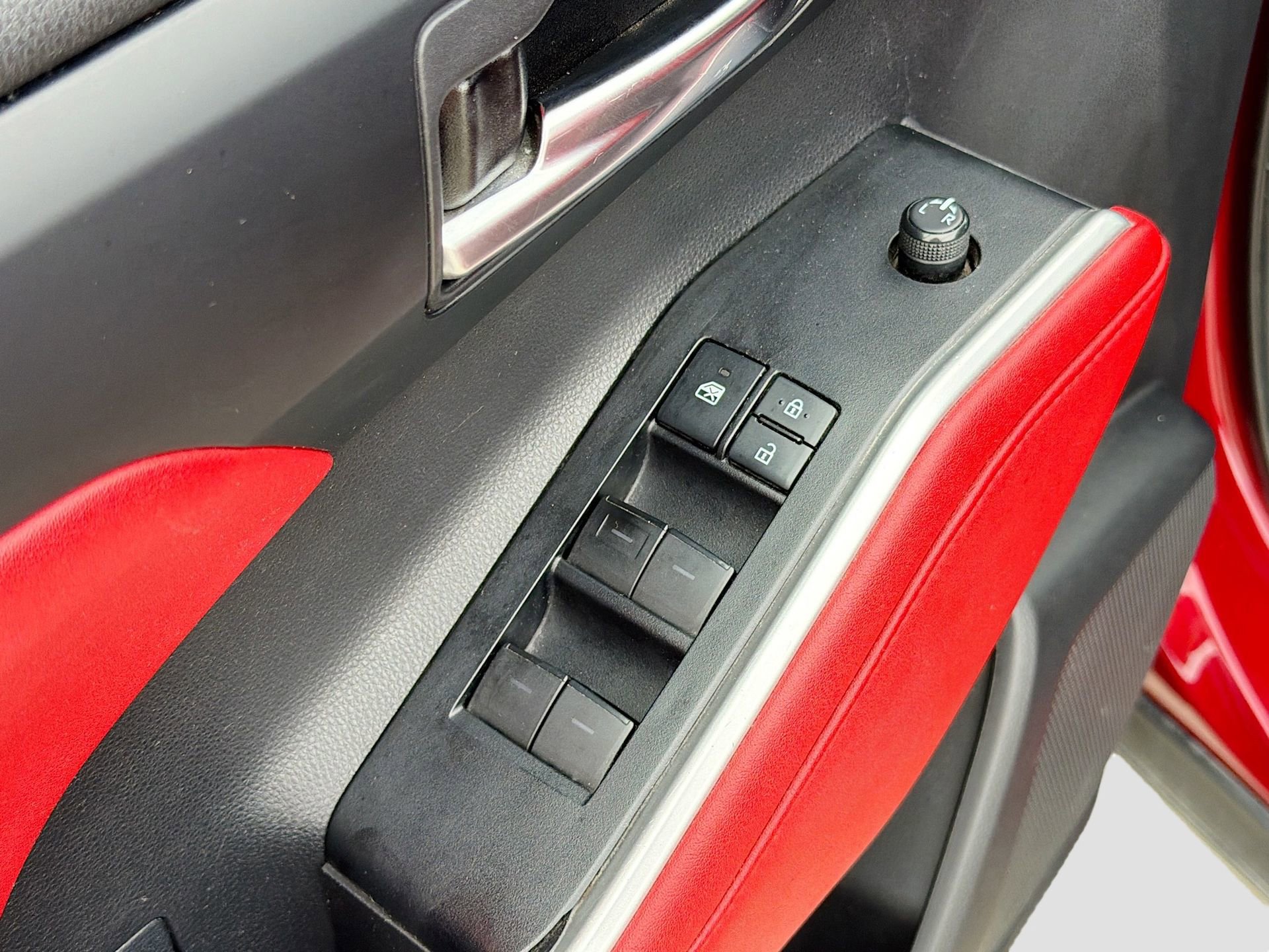 Used 2021 Toyota Highlander XSE image 18