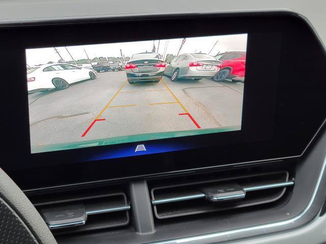 Used 2025 Chevrolet Trax LT FWD image 21