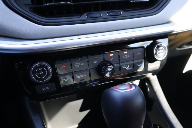 New 2026 Jeep Compass Limited AWD/4WD image 17