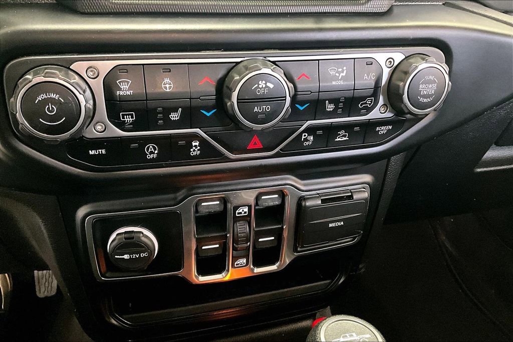 Used 2022 Jeep Gladiator Overland w/ Cold Weather Group AWD/4WD image 15