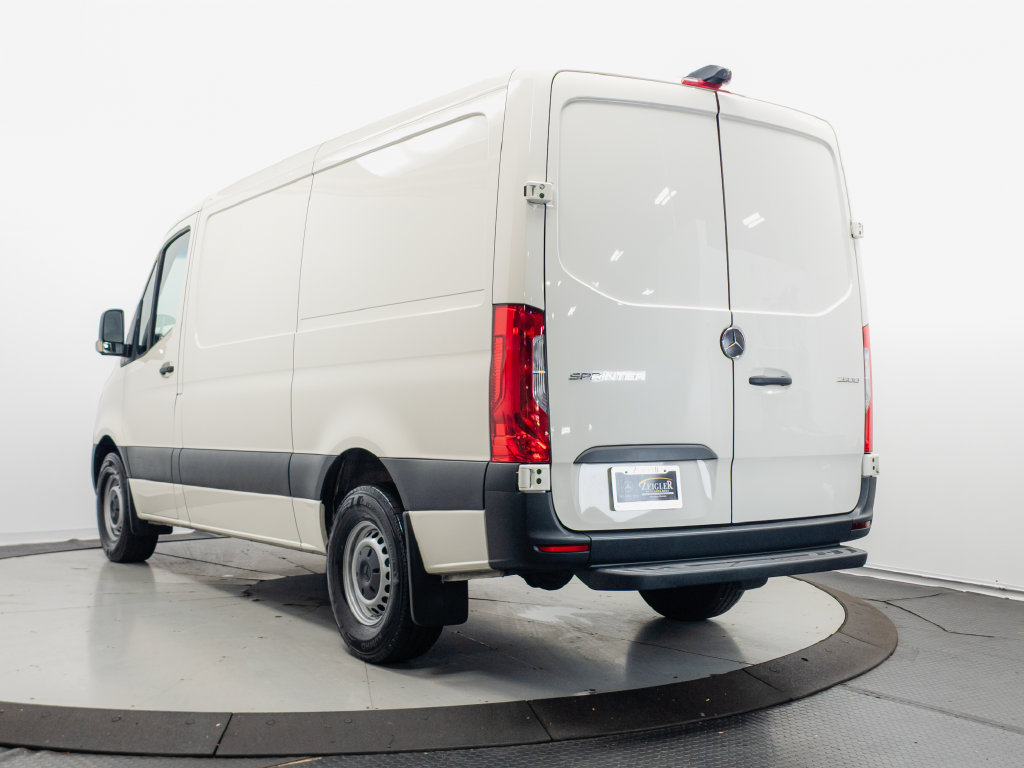 Used 2025 Mercedes-Benz Sprinter 2500 image 17