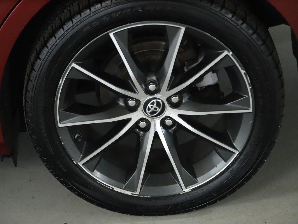 Used 2015 Toyota Camry XSE image 39