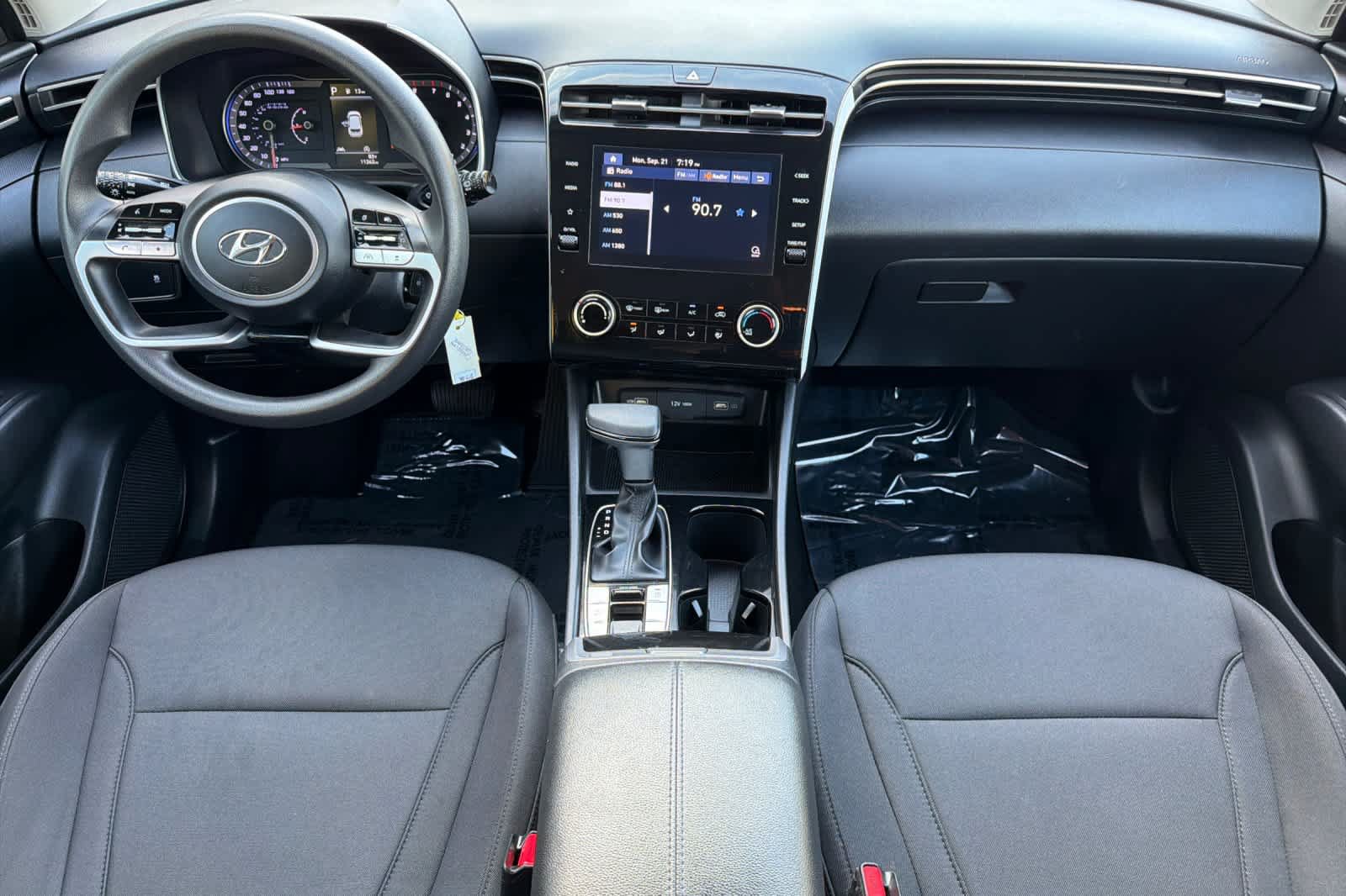 Used 2023 Hyundai Tucson SE FWD image 3