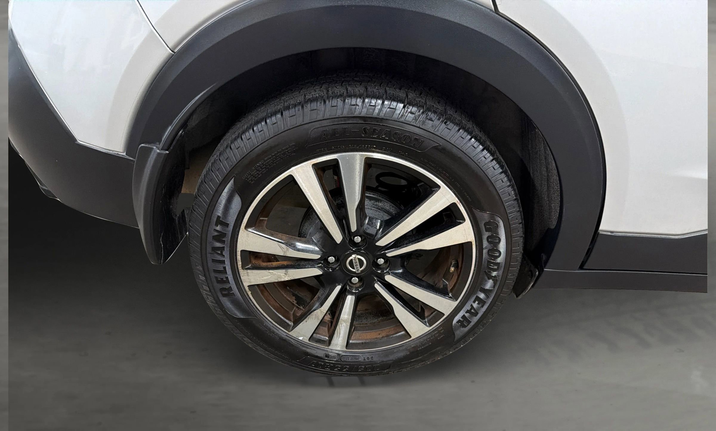 Used 2019 Nissan Kicks SV image 16