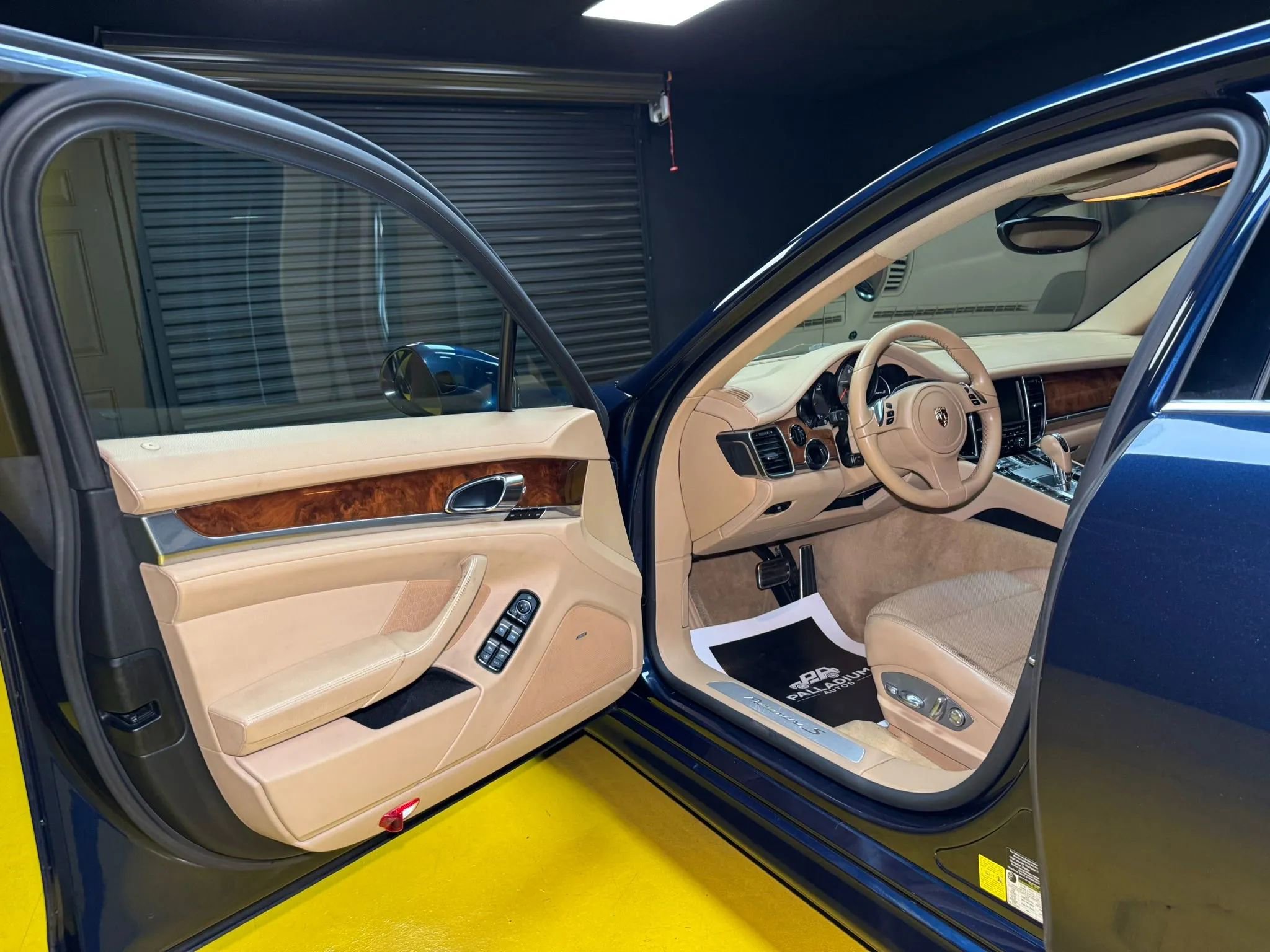 Used 2012 Porsche Panamera S image 42
