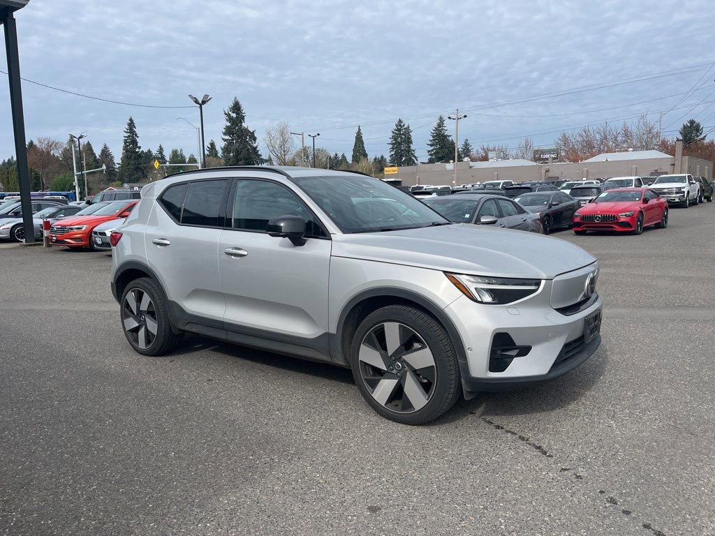 Used 2023 Volvo XC40 Recharge Ultimate image 1