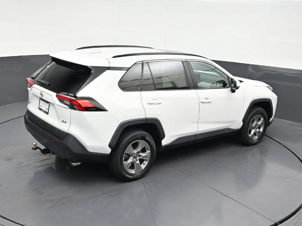 Used 2022 Toyota RAV4 XLE w/ Convenience Package FWD image 22