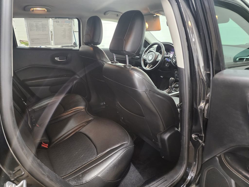 Used 2019 Jeep Compass Latitude image 29