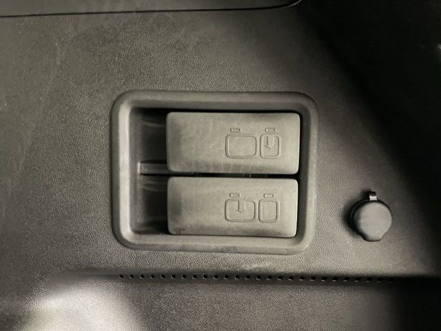 Used 2020 Chevrolet Equinox LT w/ Driver Convenience Package image 26