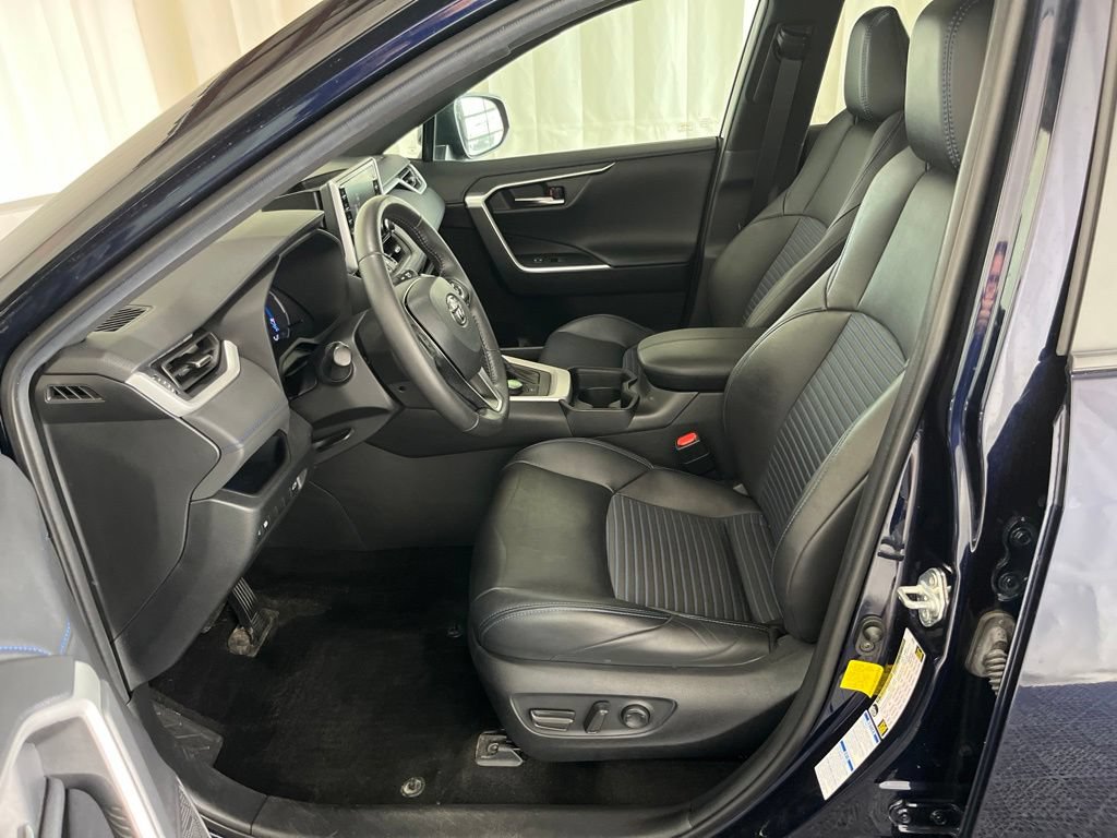Used 2021 Toyota RAV4 XSE AWD/4WD image 4