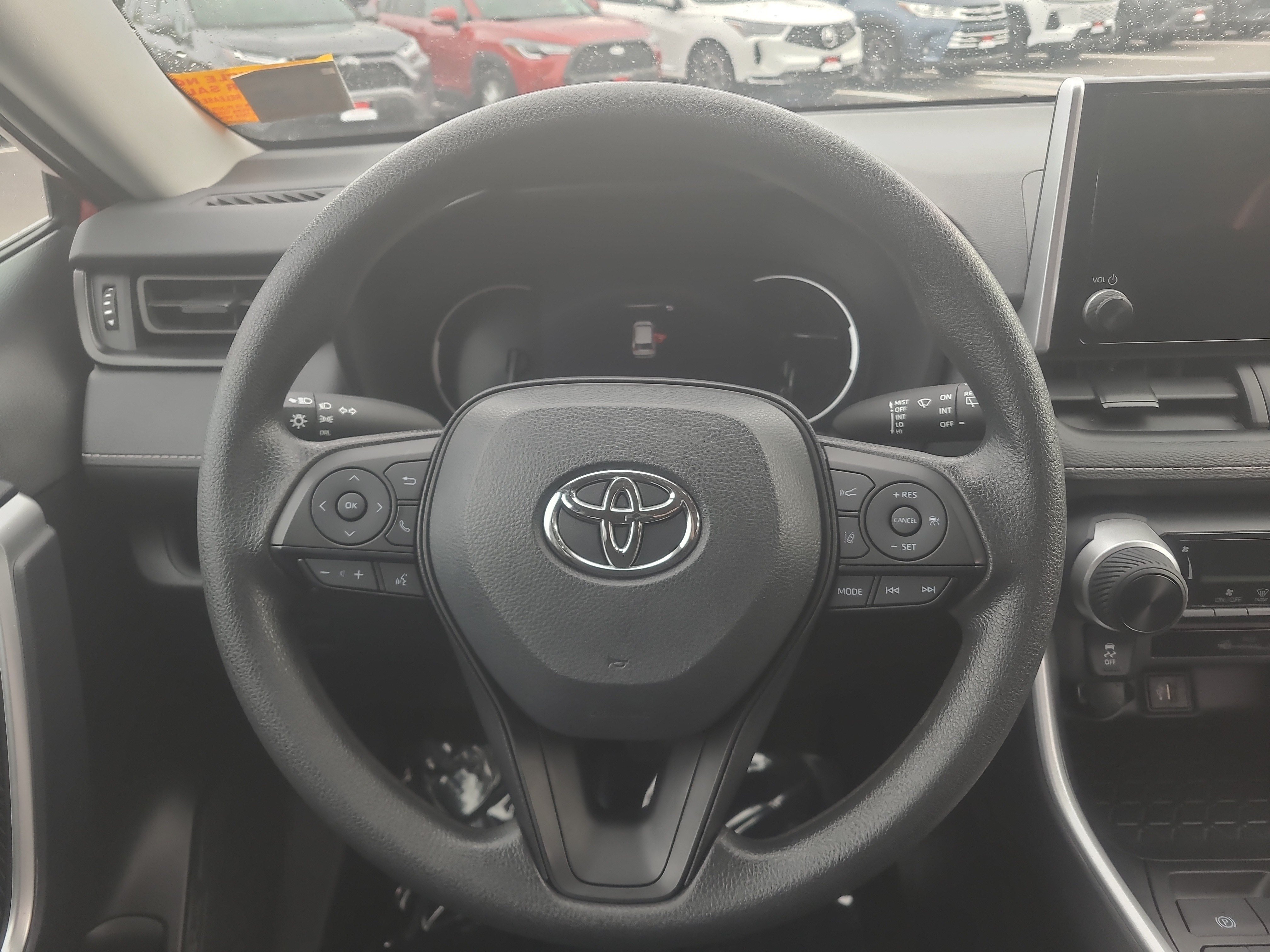 Used 2024 Toyota RAV4 LE AWD/4WD image 21