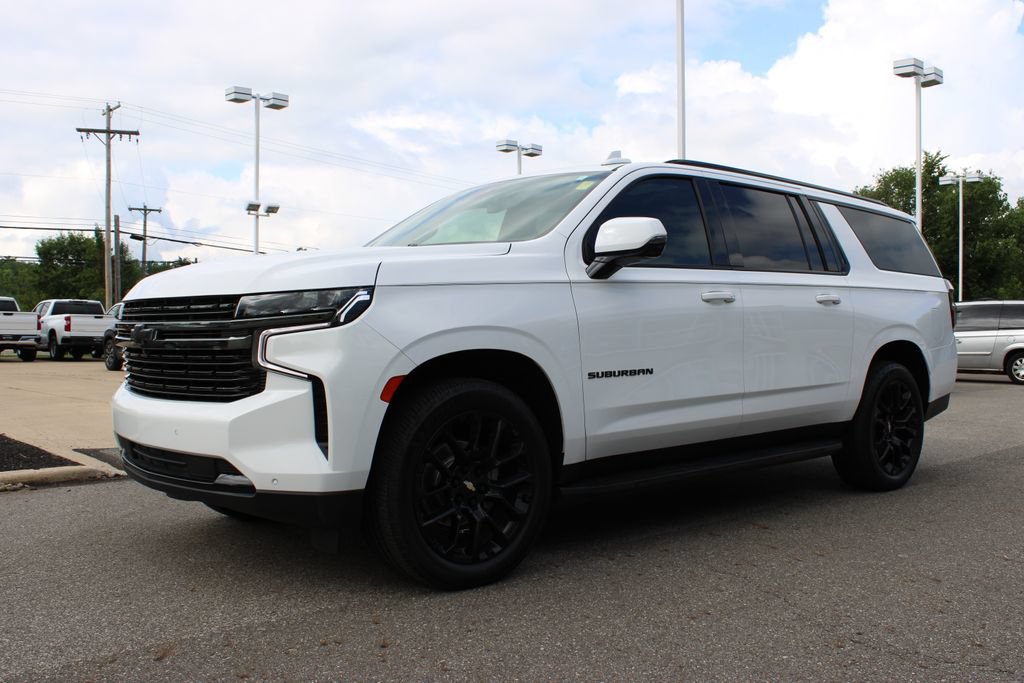 Used 2022 Chevrolet Suburban RST w/ Luxury Package AWD/4WD image 9
