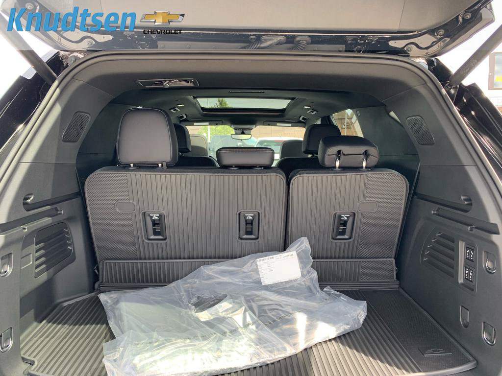 New 2026 Chevrolet Traverse High Country w/ LPO, Floor Liner Package AWD/4WD image 17