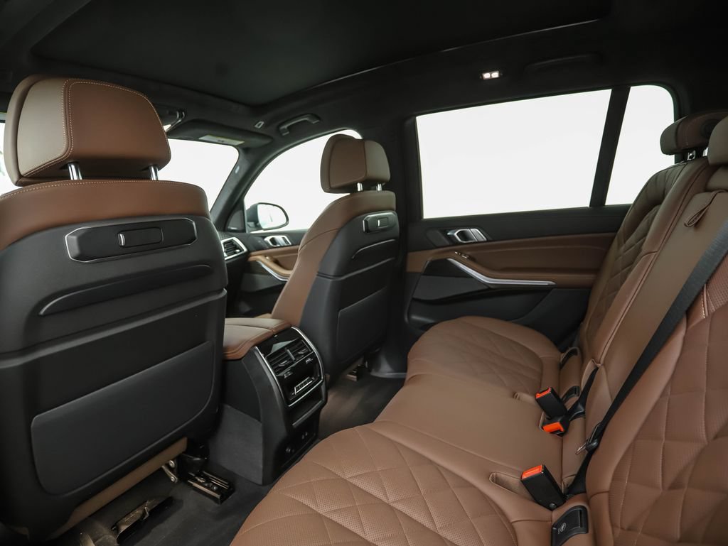 Used 2024 BMW X7 xDrive40i AWD/4WD image 21