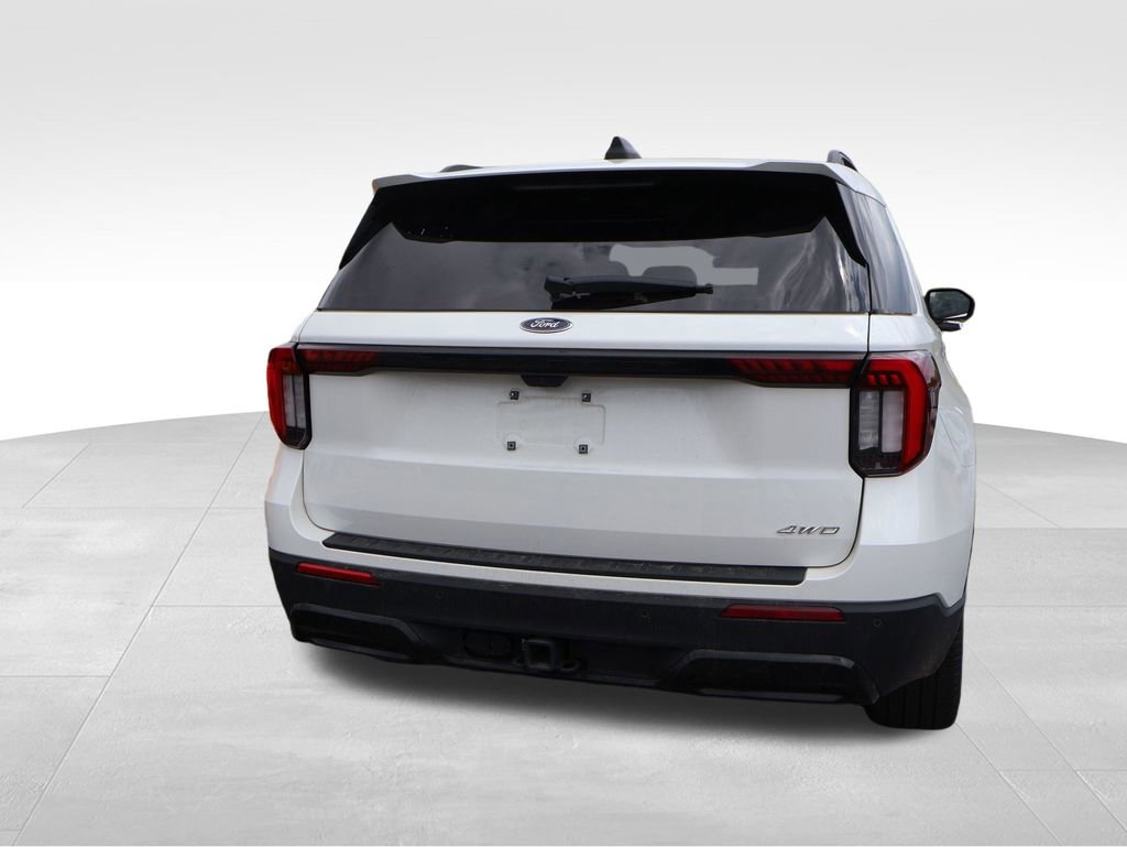 Used 2025 Ford Explorer ST-Line w/ ST-Line Street Pack image 17