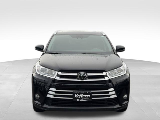 Used 2017 Toyota Highlander XLE AWD/4WD image 2