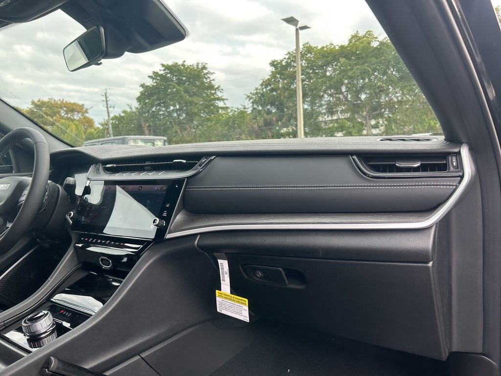 New 2026 Jeep Grand Cherokee Limited image 25