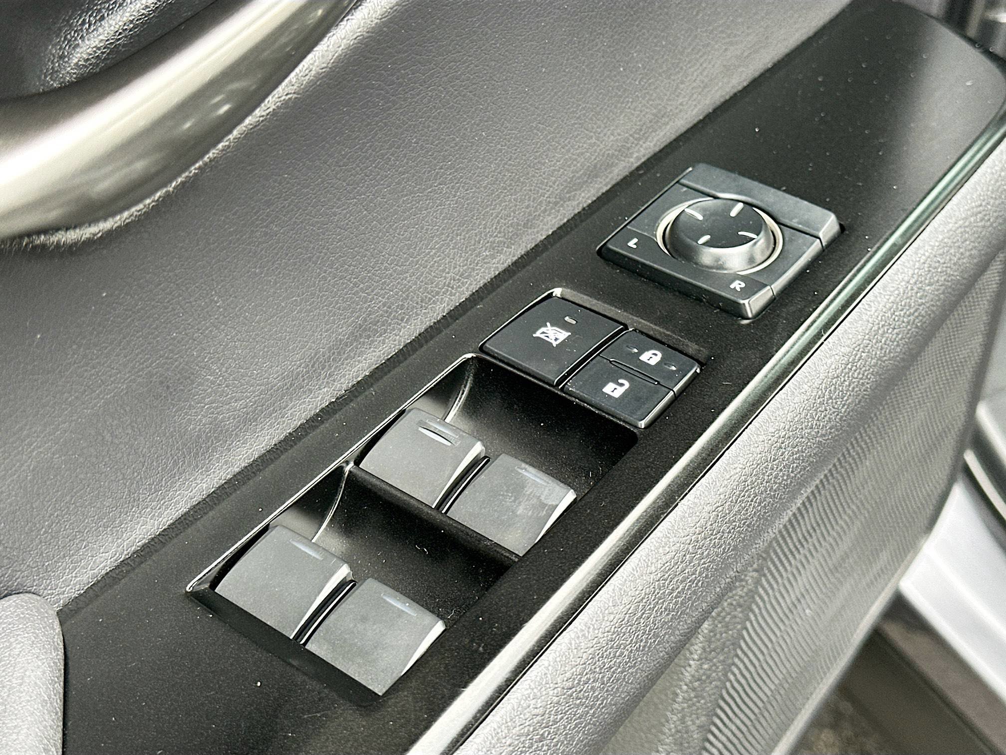 Used 2020 Lexus UX 250h w/ Premium Package image 8