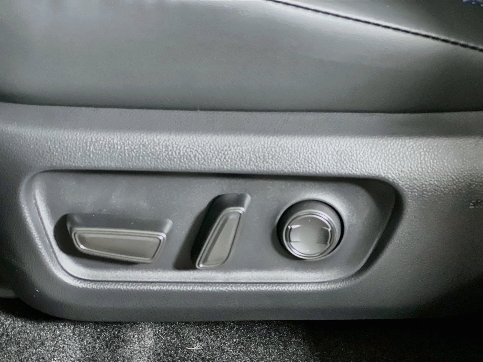 New 2026 Toyota RAV4 XSE AWD/4WD image 15