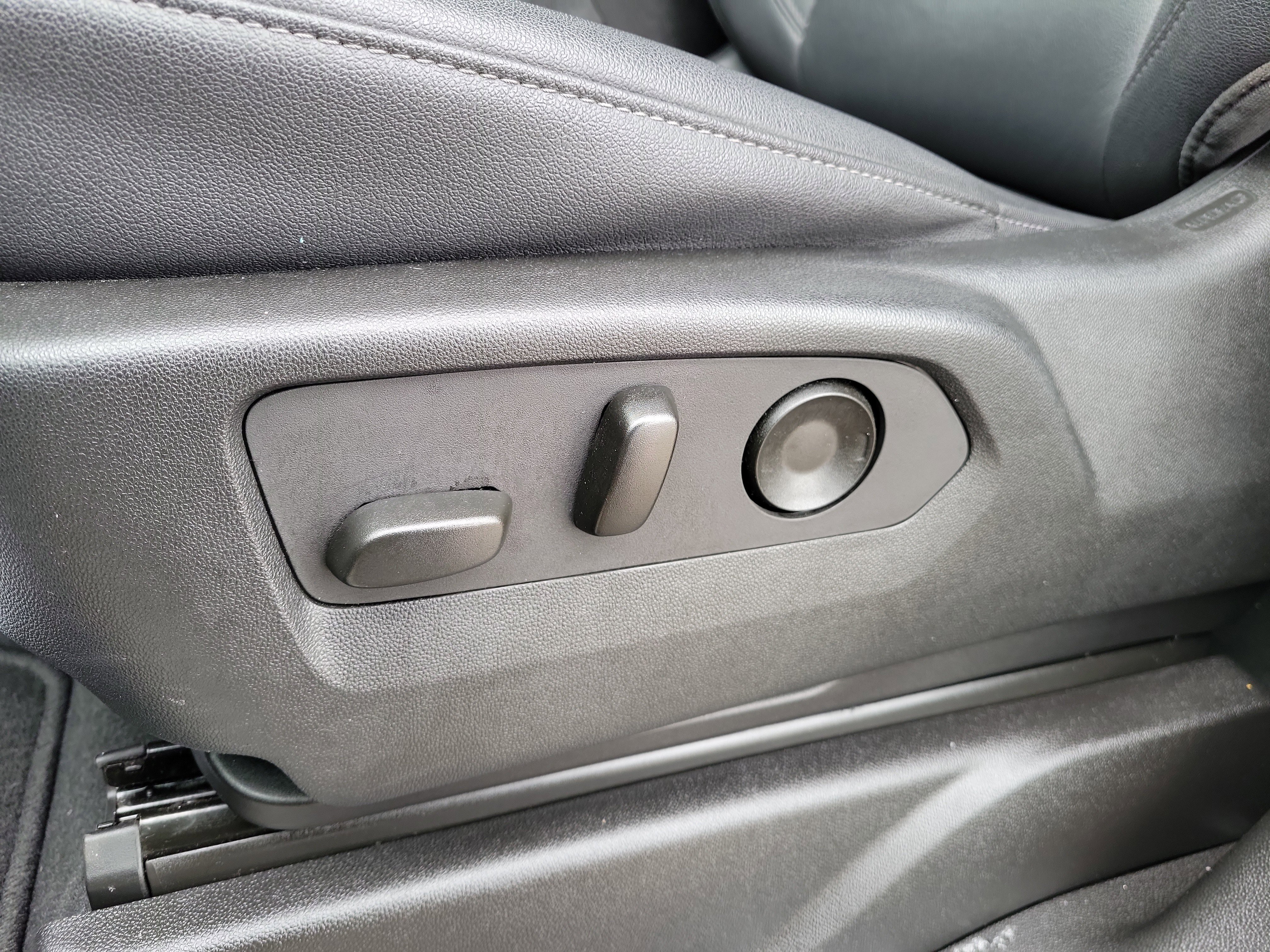 Used 2023 Chevrolet Tahoe Z71 w/ Luxury Package image 17