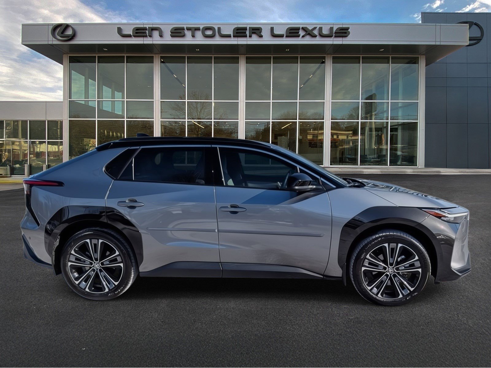 Used 2024 Toyota bZ4X Limited image 2