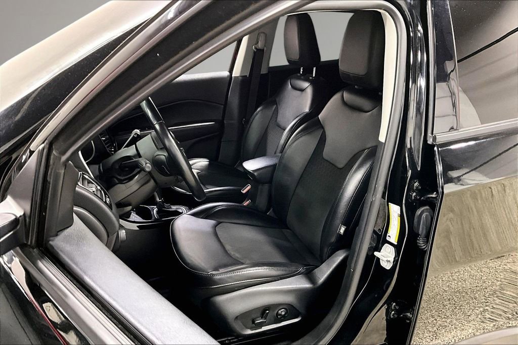 Used 2020 Jeep Compass Latitude image 21