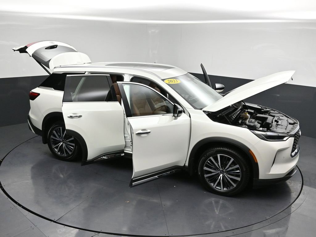 Used 2023 INFINITI QX60 Sensory w/ Vision Package image 32