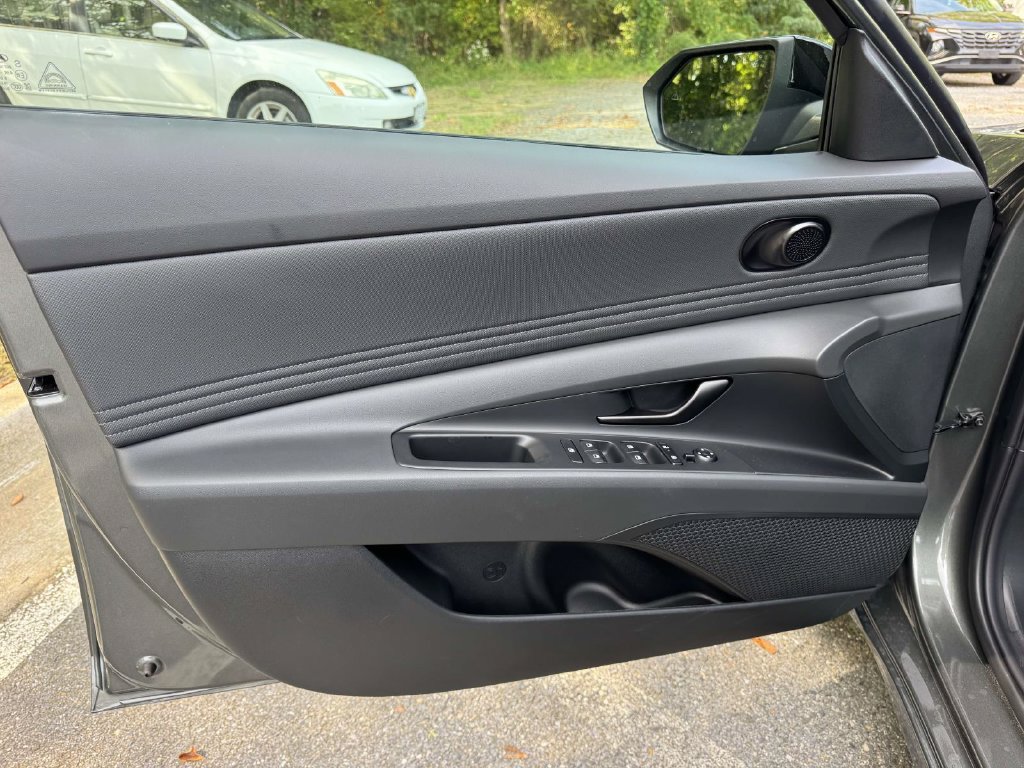 New 2026 Hyundai Elantra SEL Sport FWD image 12