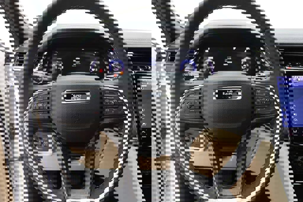 Used 2023 Jeep Grand Cherokee L Limited image 18