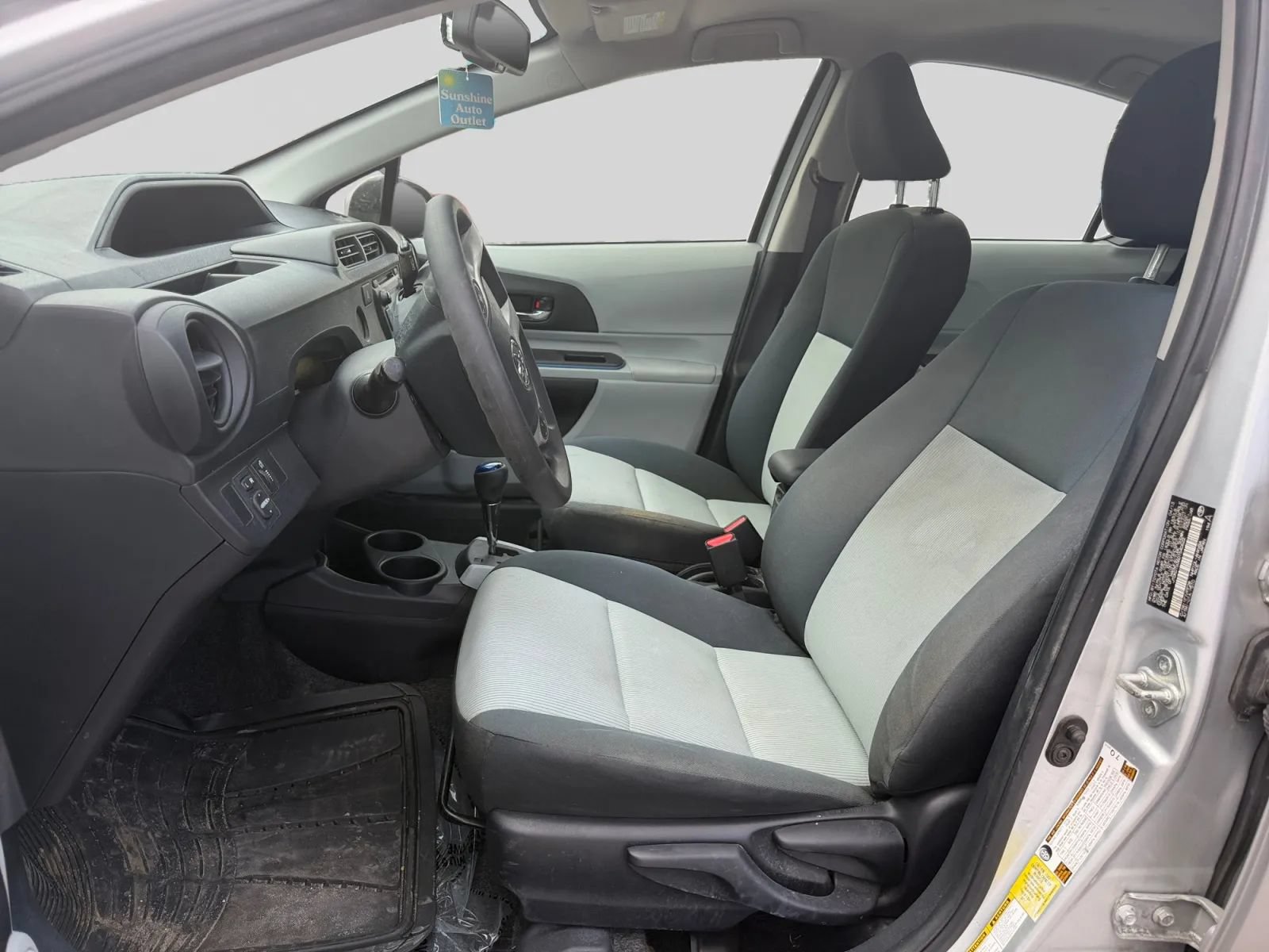 Used 2013 Toyota Prius C FWD image 10