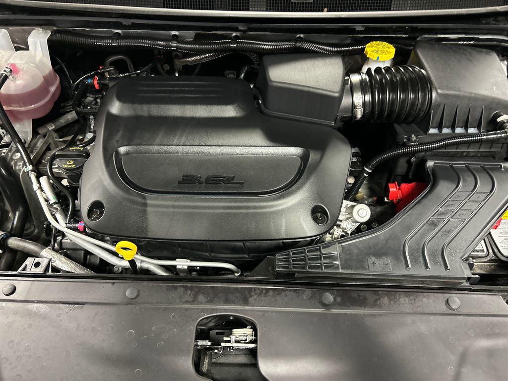 Used 2026 Chrysler Pacifica Select image 27