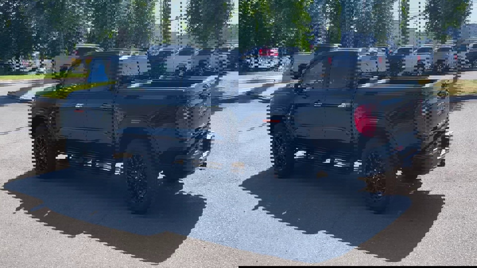 New 2025 GMC Canyon Denali w/ LPO, Denali Black Edition image 75